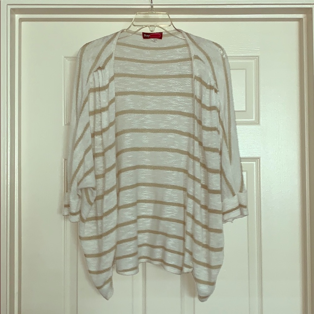 💎3/$30 Casual White & Gold Short Sleeved Cardigan